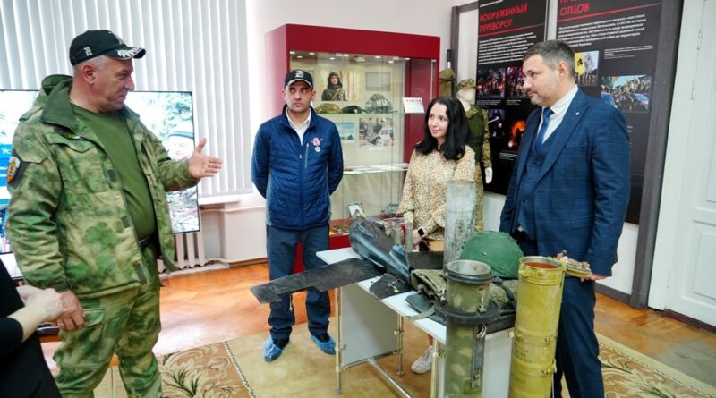 Астраханский музей впервые получил от бойцов предметы, связанные с событиями на Донбассе