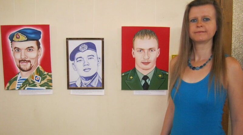 Известная художница нарисовала портрет астраханского бойца СВО